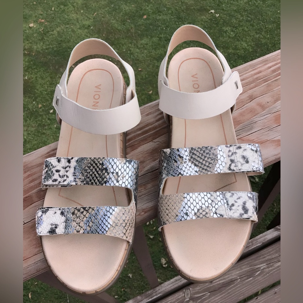 Vionic Women's White pink and Silver Sandals